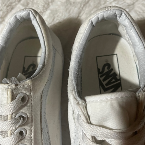 Vans Old Skool White Canvas Low-Top Sneakers - Picture 2 of 8
